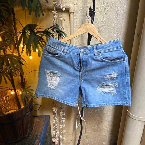 🛍️ Monki High Waist Denim  Shorts. Waist - 30 - Picture 3 of 11